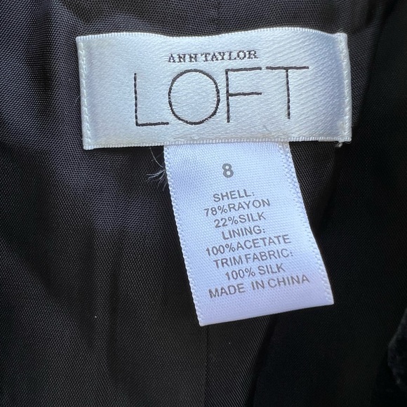 ANN TAYLOR LOFT Black Velvet Blazer Jacket with Silk Trim Women’s 8 - Picture 6 of 12